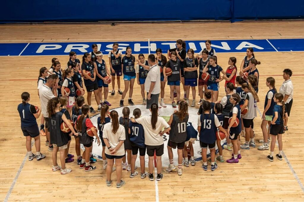 Fëmijët që merren me sport kanë rezultate më të mira në mësime