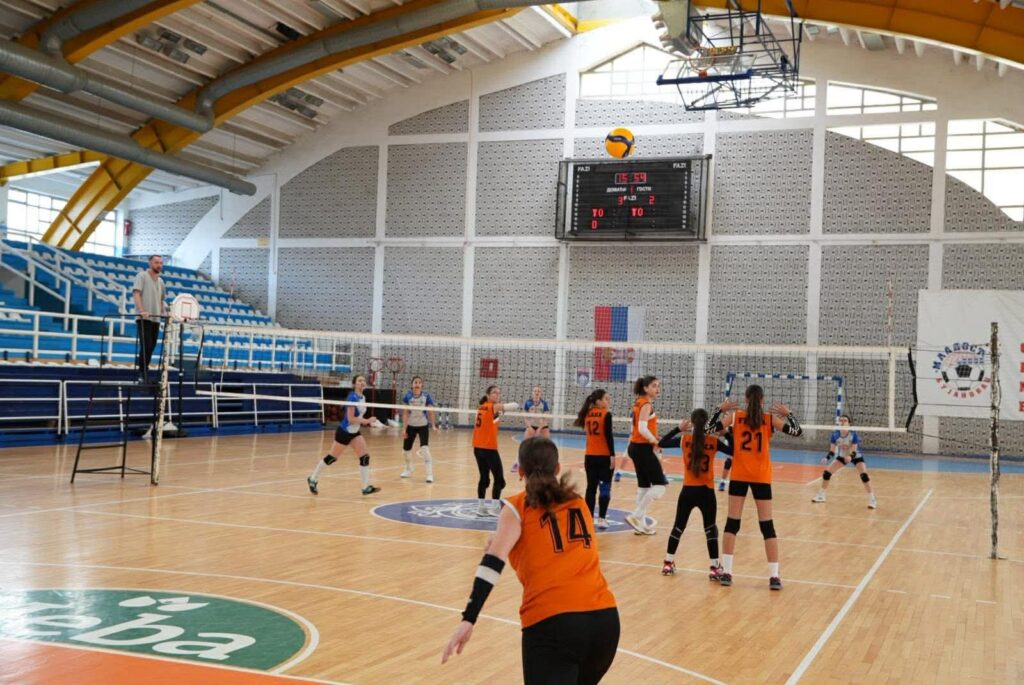 Volejbolli – Magjia e Topit dhe Rrjetës