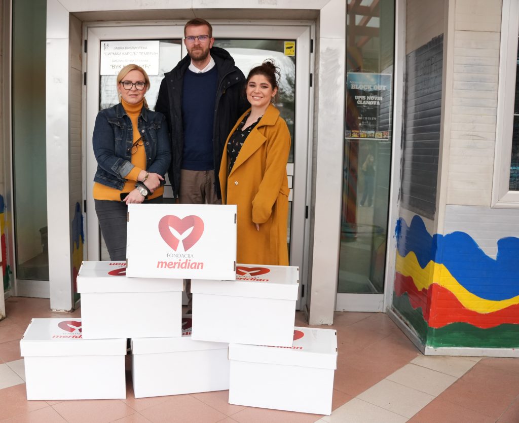 Podrška kulturi i znanju: Meridian fondacija donacijom knjiga pomogla seosku biblioteku u Starom Đurđevu (VIDEO)