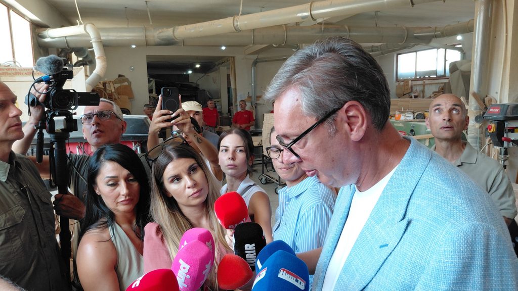 Председник Србије Александар Вучић стигао је у село Стрезовце
