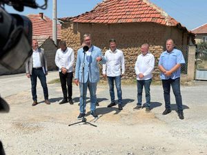 Председник Србије Александар Вучић стигао је у село Стрезовце